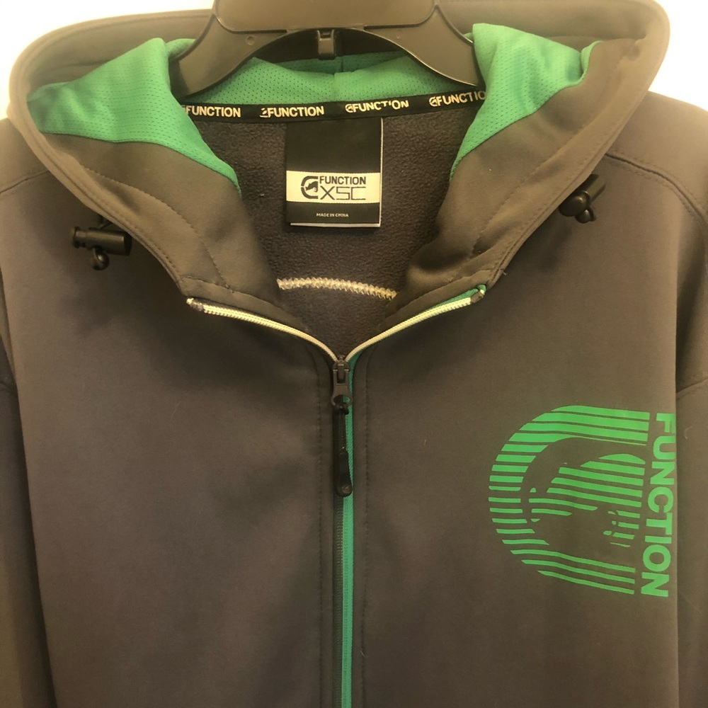 FUNCTION: Men’s Zip Hoodie, long sleeves.